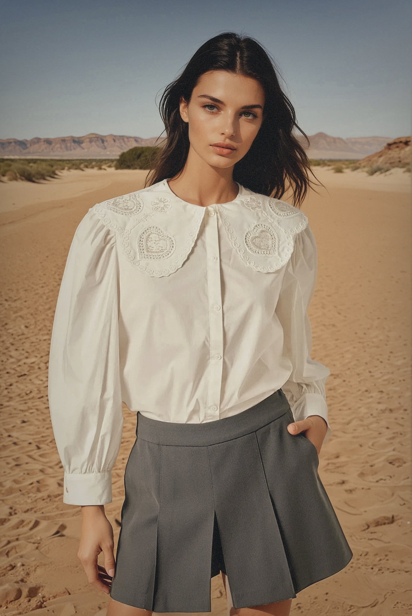 Scallop embroidered collar blouse – Gissela Steinhauer